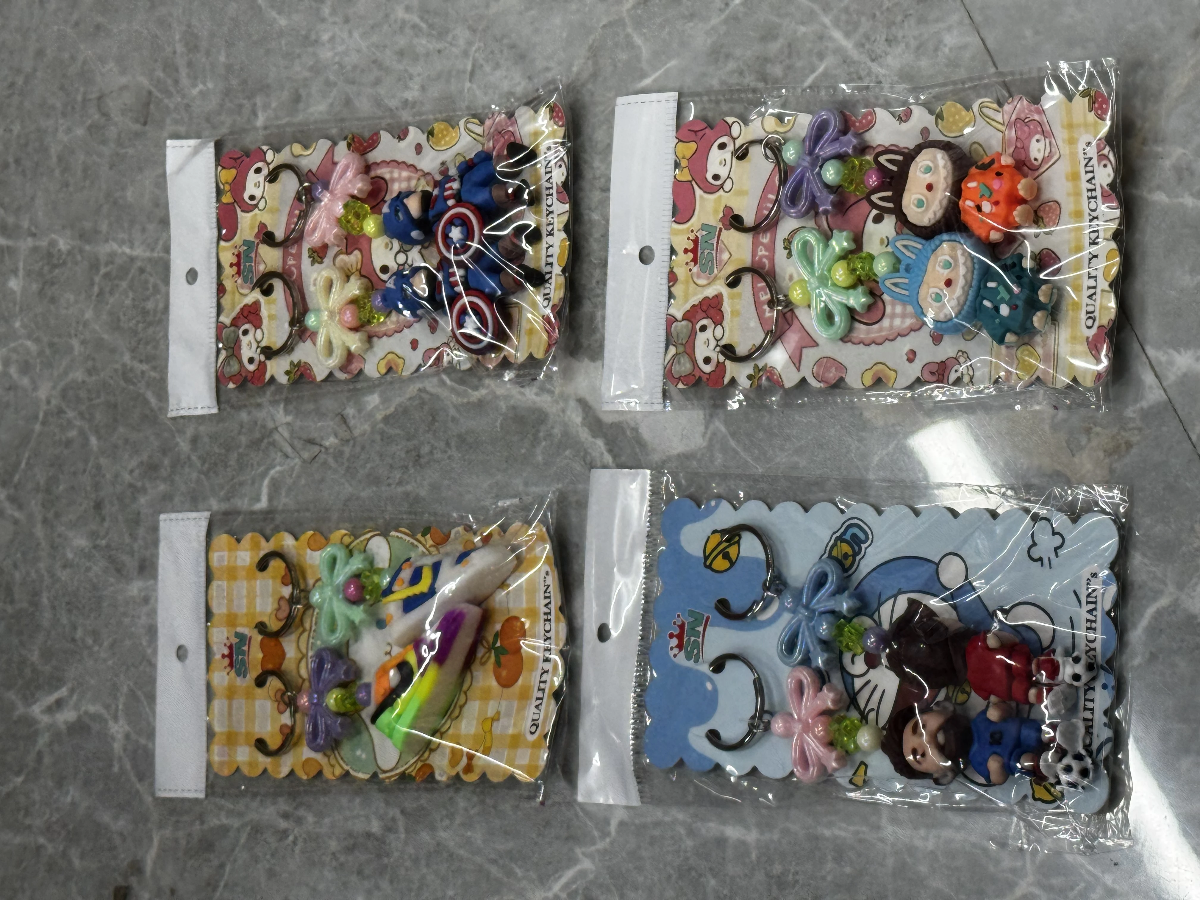2PIC SET keychain (1 pic = 2 Keychain)